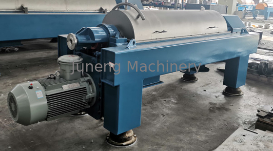 satın al Çamur Susuzlaştırma için Paslanmaz Çelik Yatay Dekantör Vidalı Santrifüj Korozyon Direnci online manufacture